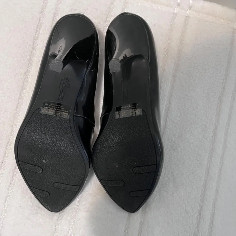 Fergalicious by Fergie “Caroline” Black Patent High Heel Pumps/Size 9.5.